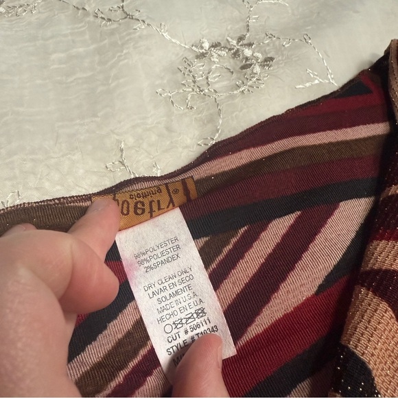 Vintage Y2K Made in USA Burgundy & Brown Geometric Asymmetrical Top – Tag Medium - Picture 5 of 8